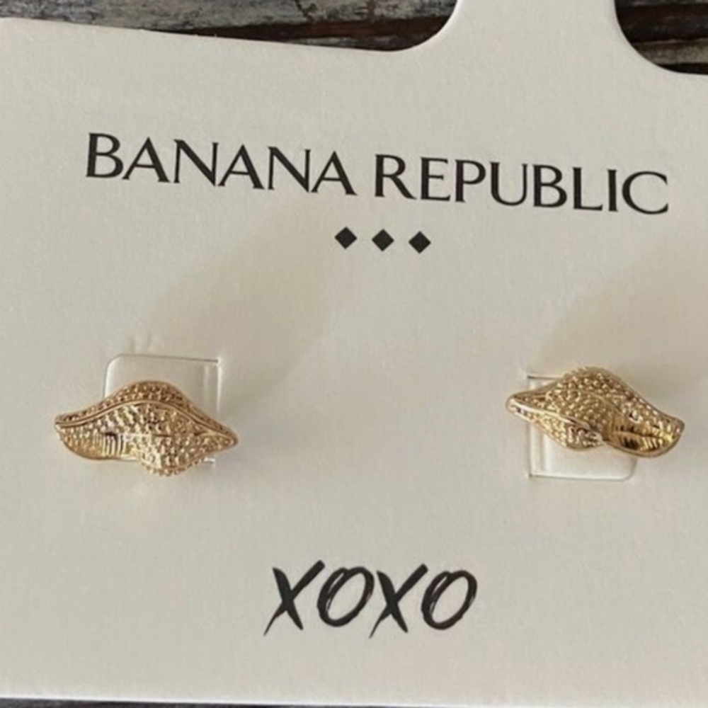 Gold seashell Earrings by Banana Republic